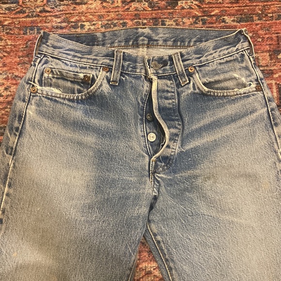 Vintage Levis 501s in Medium Wash - Picture 3 of 11